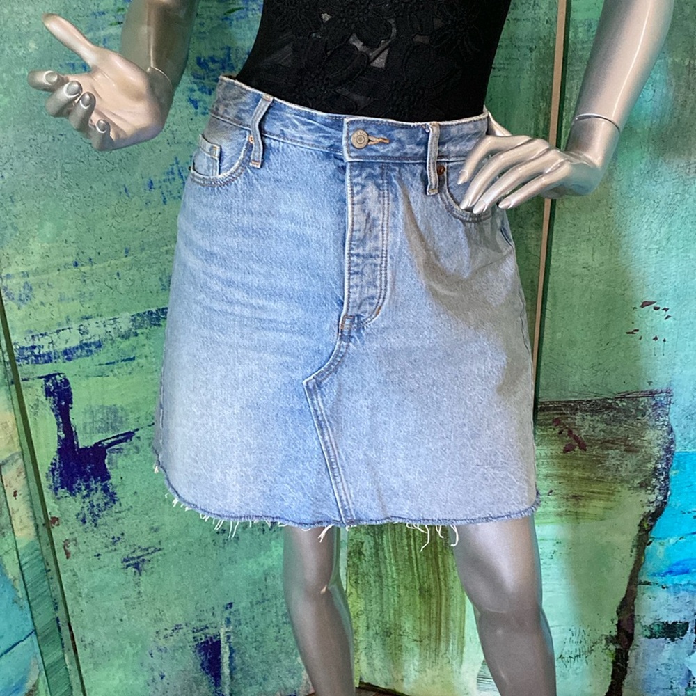 Old Navy Higher High-Rise Denim Skirt